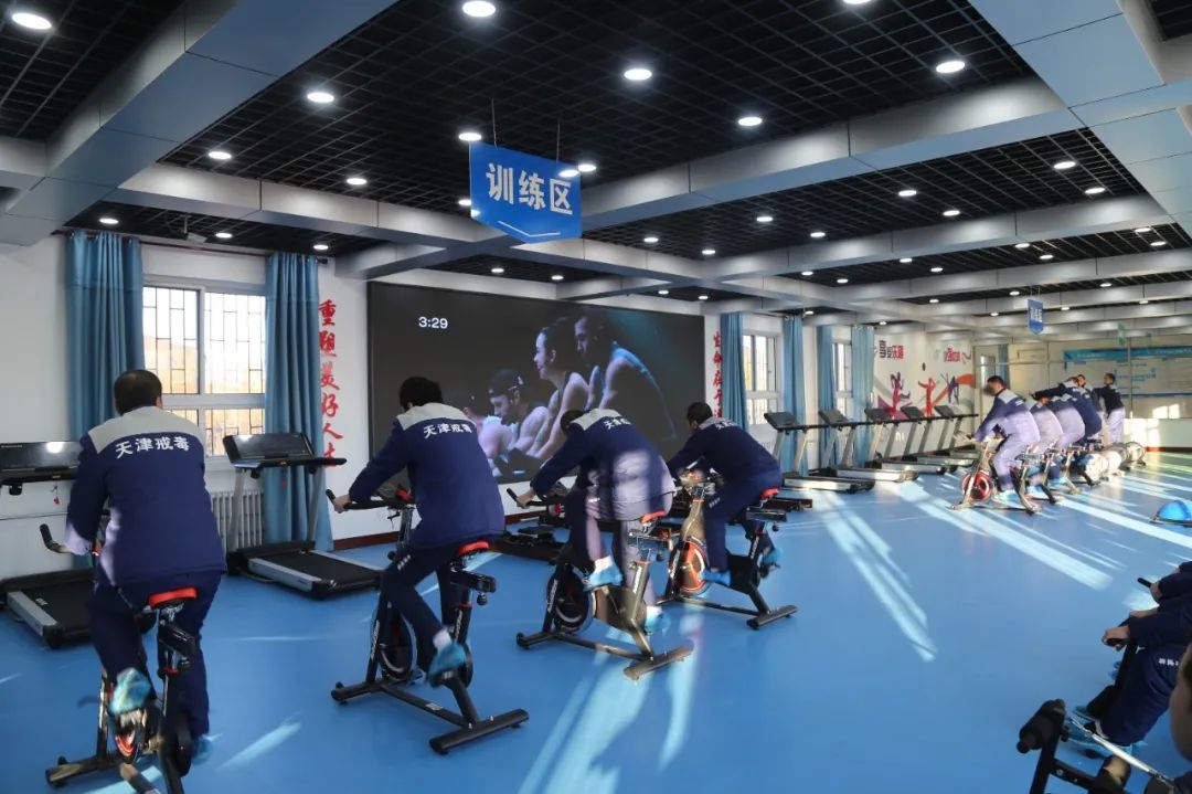 赛地聚焦：荷甲今晚热度飙升，塞维利亚状态回暖，话题不断，医务组通报恢复的简单介绍