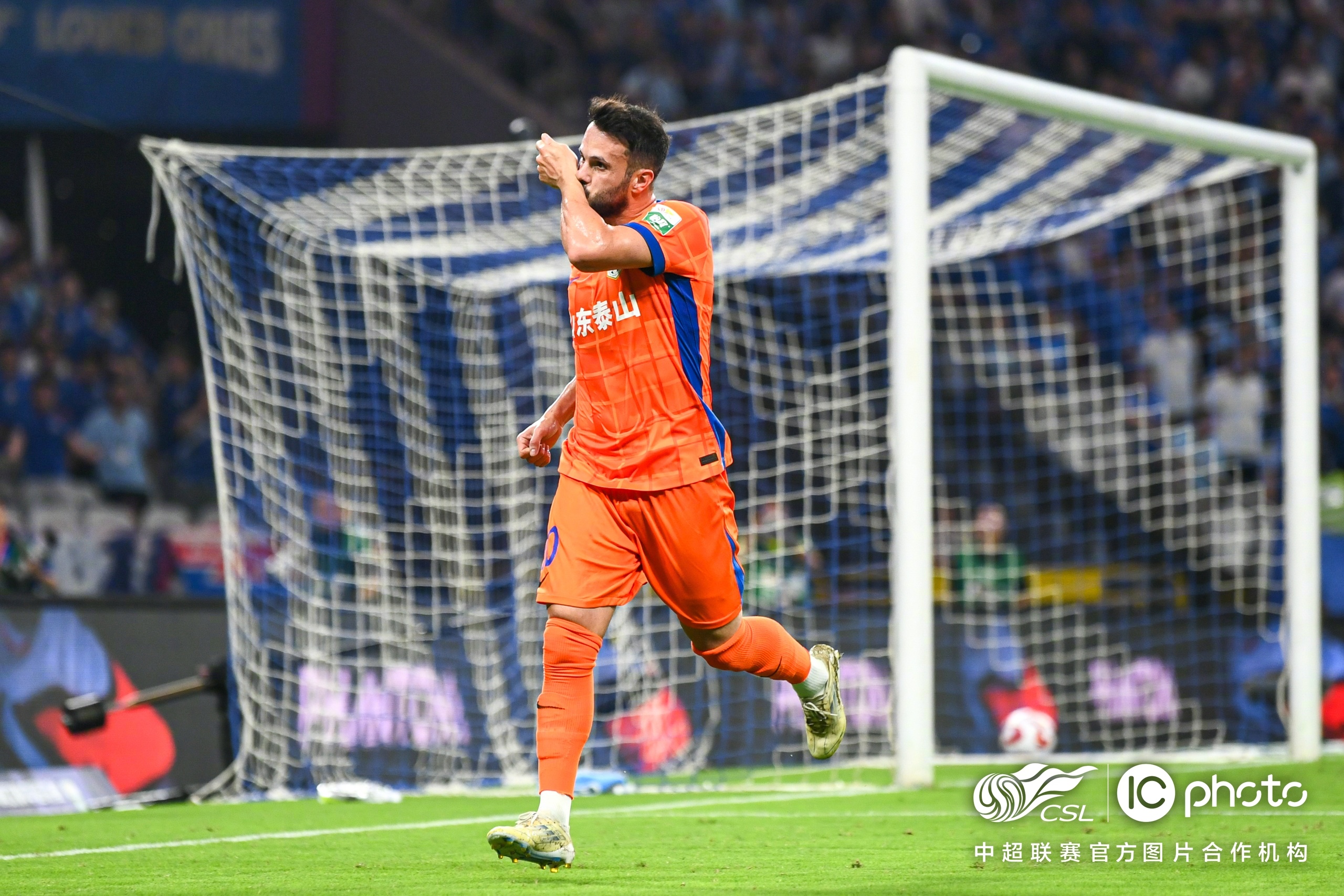 上海申花训练开放日，赛后止住颓势引欢呼，欧联在即，纪律约束更严格的简单介绍